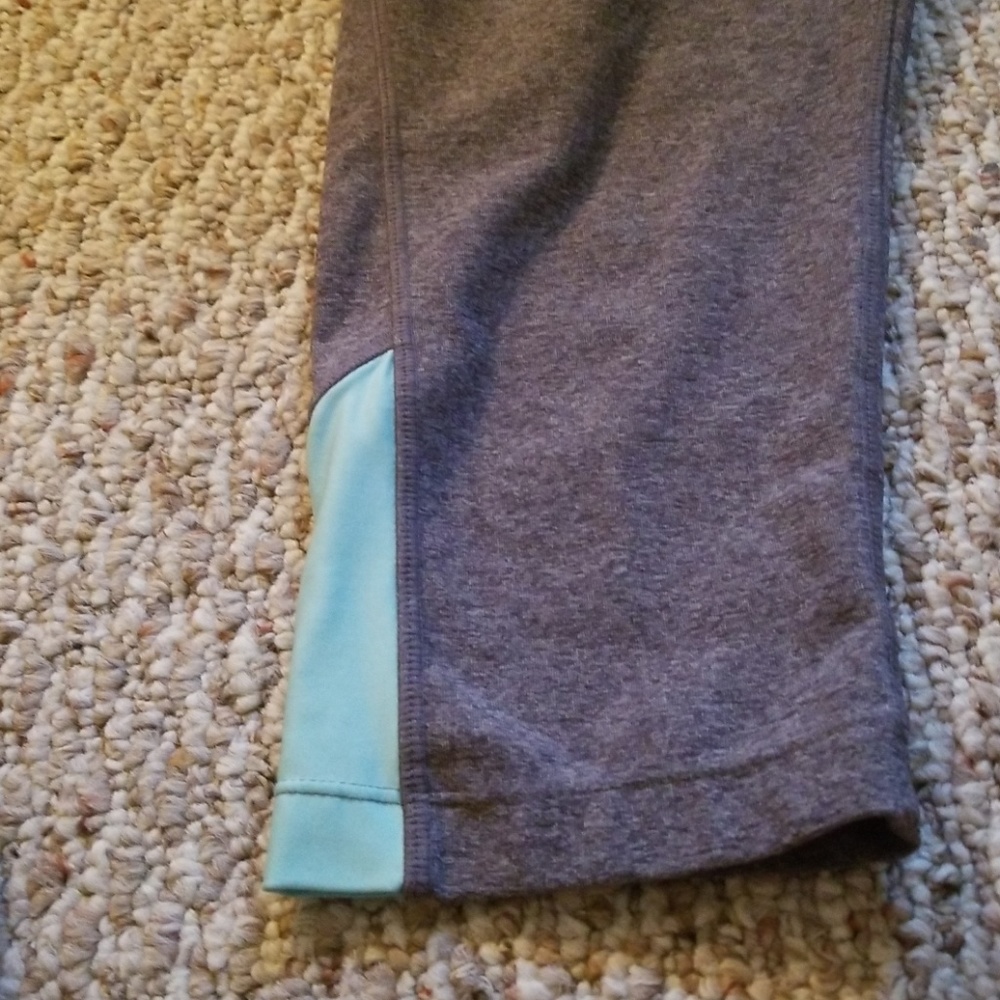 Capri workout pants - Picture 2 of 3